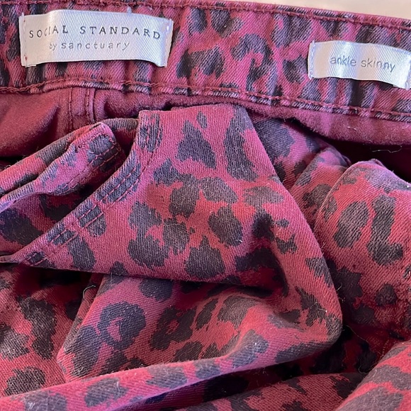 Social Standards by Sanctuary Animal Print - Picture 6 of 7